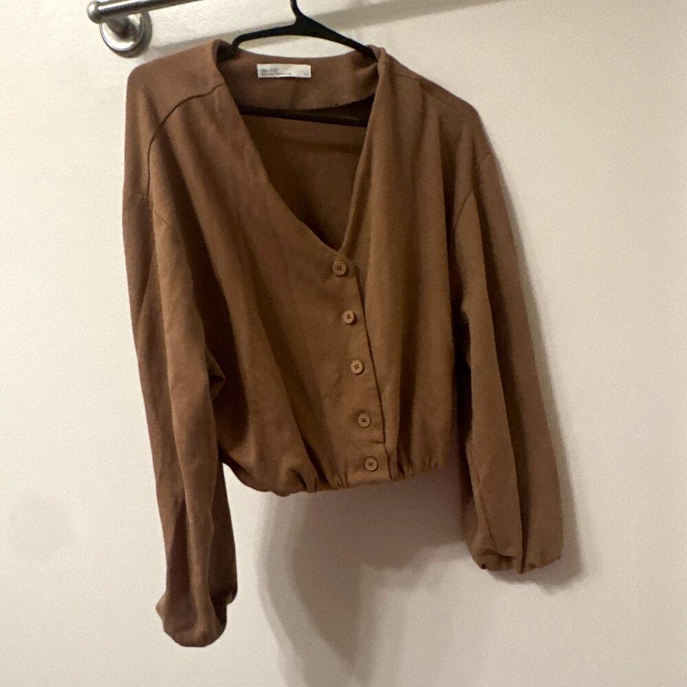 OAK + FORT Women's Brown Solid V-Neck Cropped Button-Up Long Sleeve Size M
